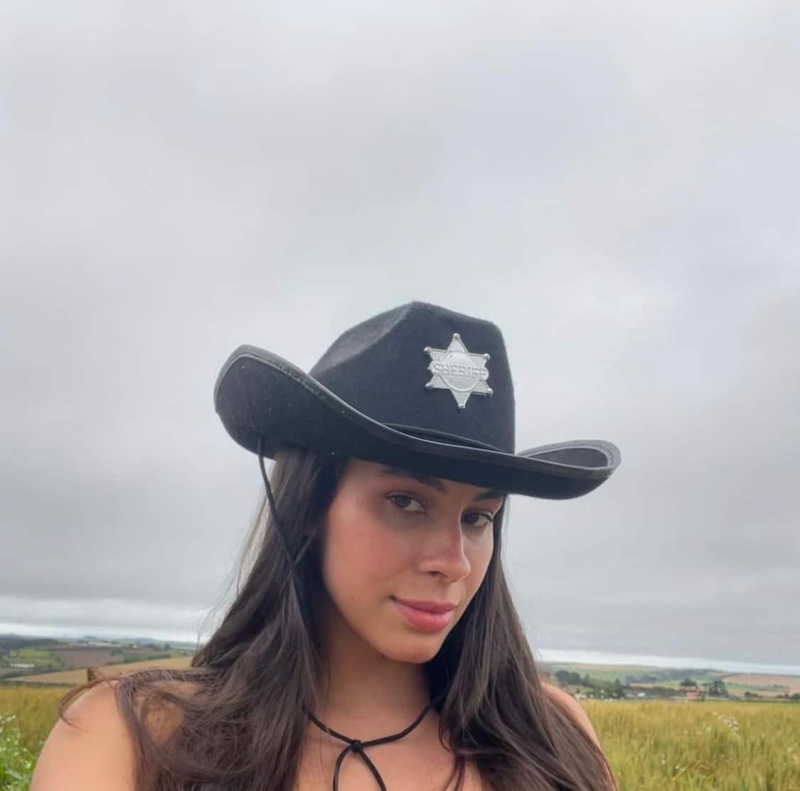 Fernanda Mota Farhat - The John Dude